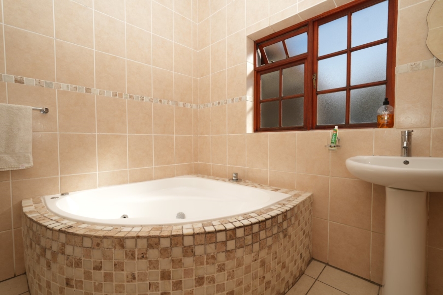 4 Bedroom Property for Sale in Wynberg Western Cape